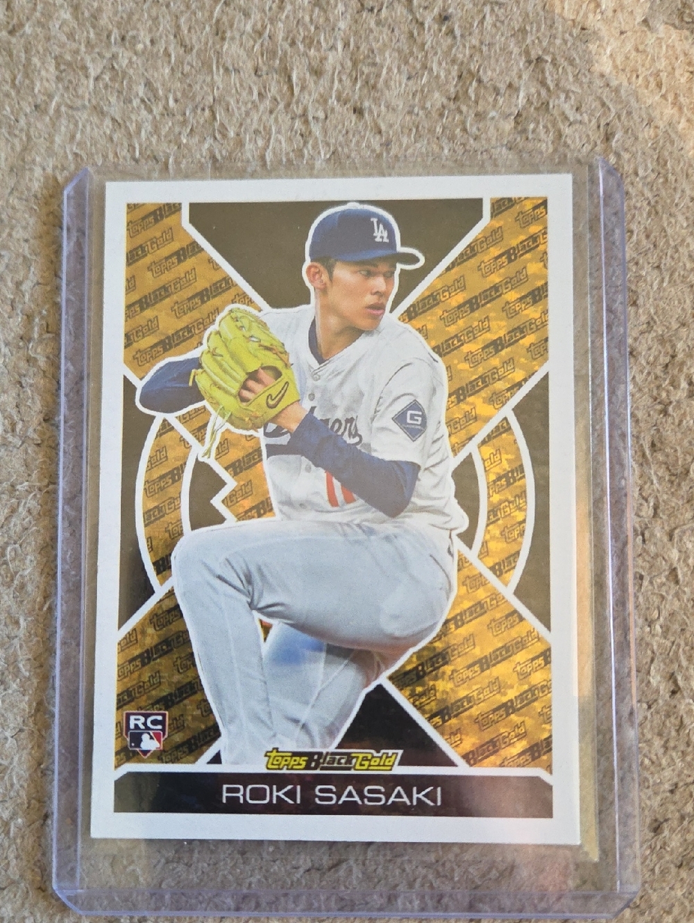Topps Gold Roki Sasaki Rookie Card - White/Blue/Gold